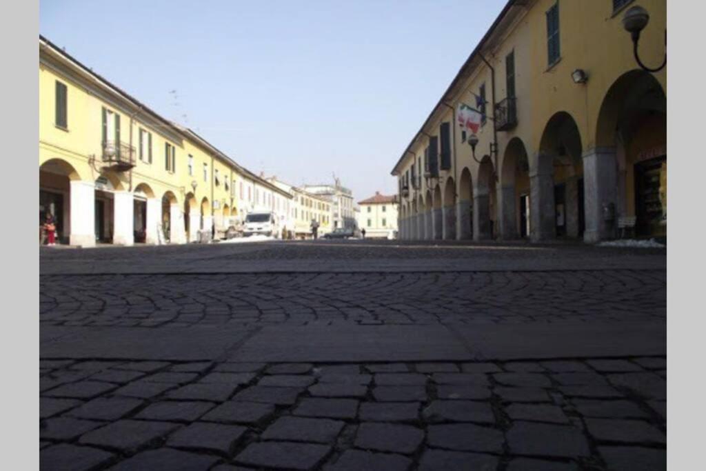 Rocks Appartamenti I Portici Nel Centro Storico! Melzo Exteriér fotografie